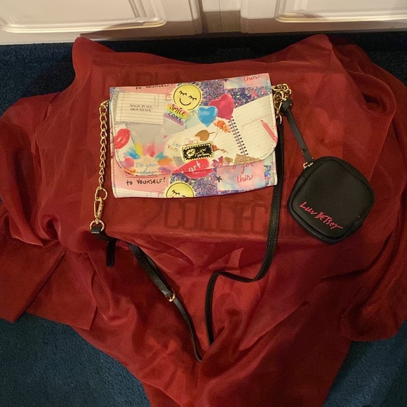 Luv Betsey Crossbody by Betsey Johnson with Gold Hardware & Ear Bud Case - Picture 12 of 12